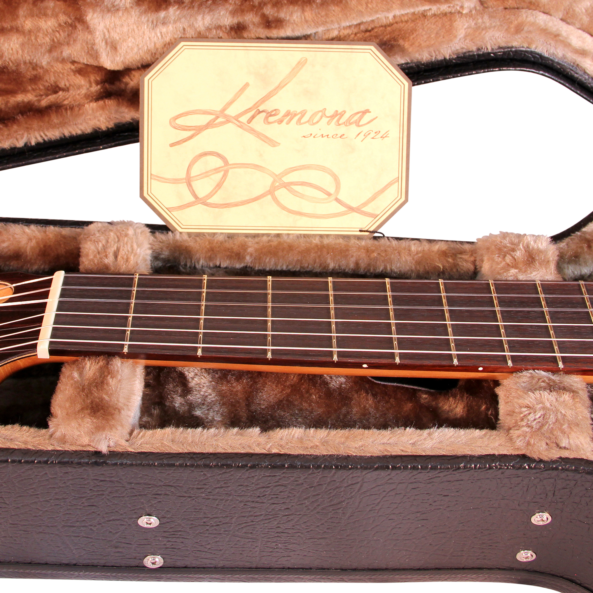 Kremona deluxe hardshell case for nylon-string guitar with neck support